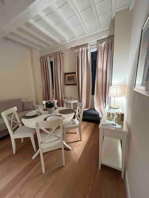 Apartamento Cozy Santa Maria Novella Uffizi Duomo 2beds-2baths Florencia