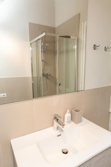 Cozy Santa Maria Novella Uffizi Duomo 2beds-2baths Apartamento *