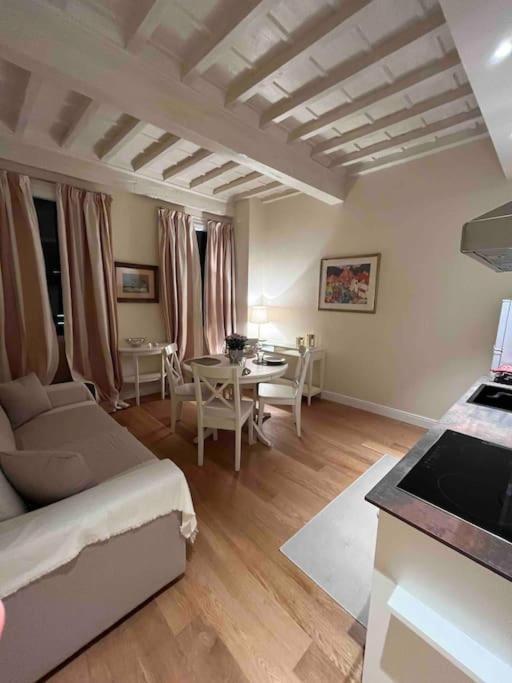 Apartamento Cozy Santa Maria Novella Uffizi Duomo 2beds-2baths