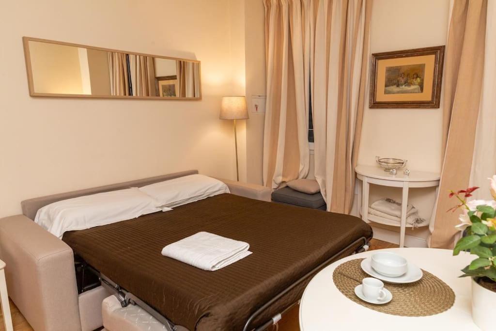 Cozy Santa Maria Novella Uffizi Duomo 2beds-2baths