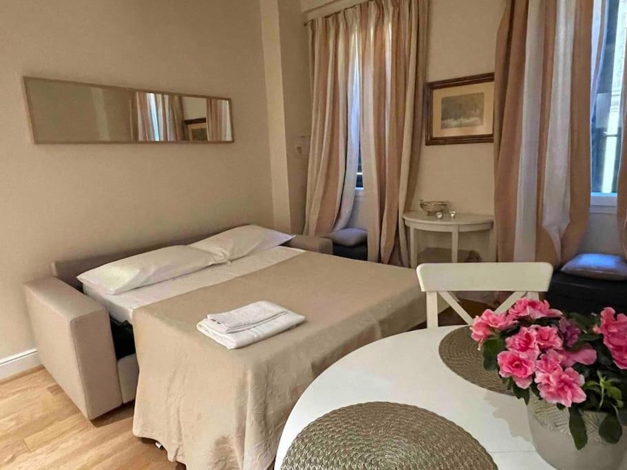 Cozy Santa Maria Novella Uffizi Duomo 2beds-2baths * Florencia