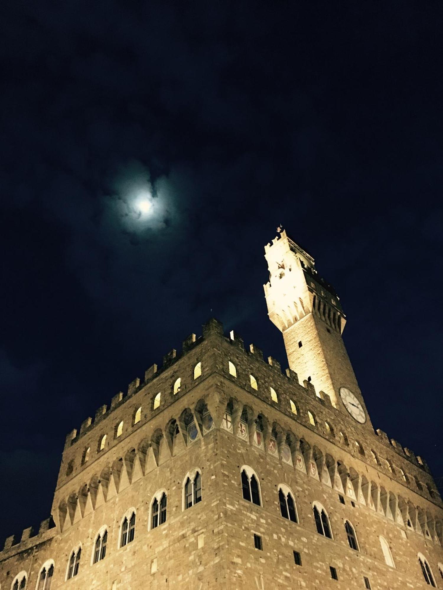 Cozy Santa Maria Novella Uffizi Duomo 2beds-2baths Florencia