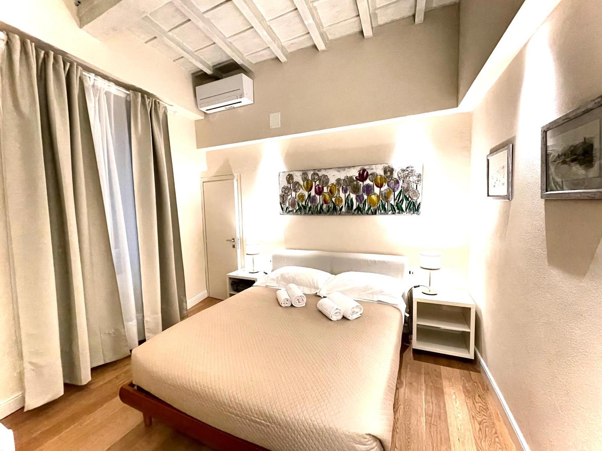 Cozy Santa Maria Novella Uffizi Duomo 2beds-2baths *