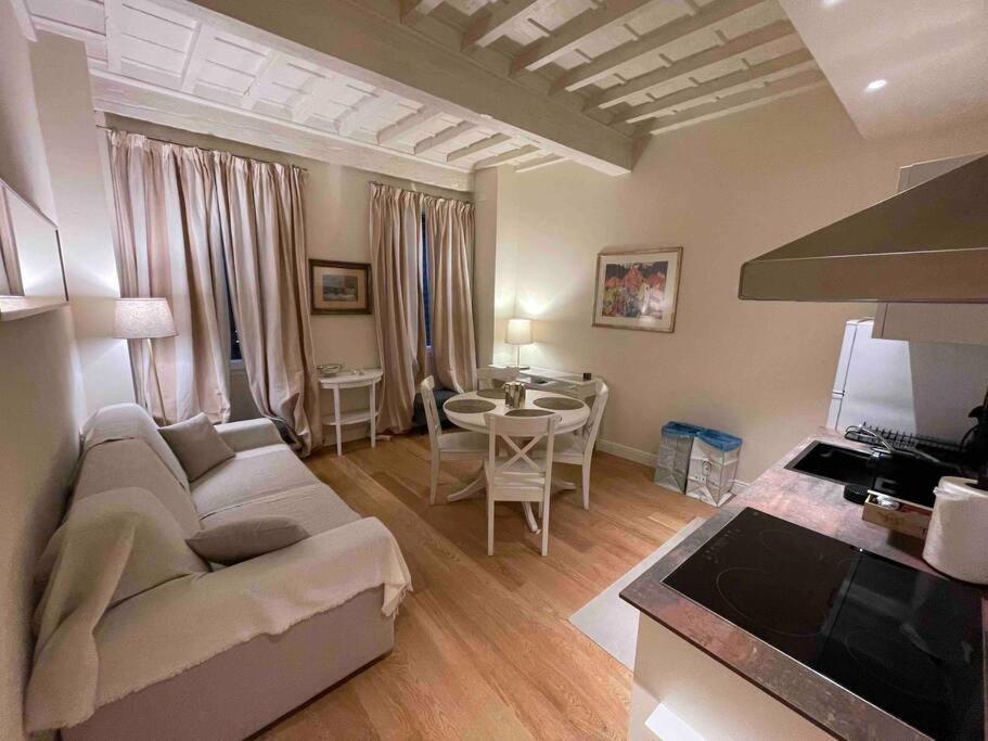 Apartamento Cozy Santa Maria Novella Uffizi Duomo 2beds-2baths *